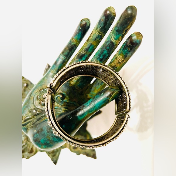 Vintage Tribal Hinged Bangle with Floral & Beaded Motif pattern, mesh interior - Picture 7 of 7